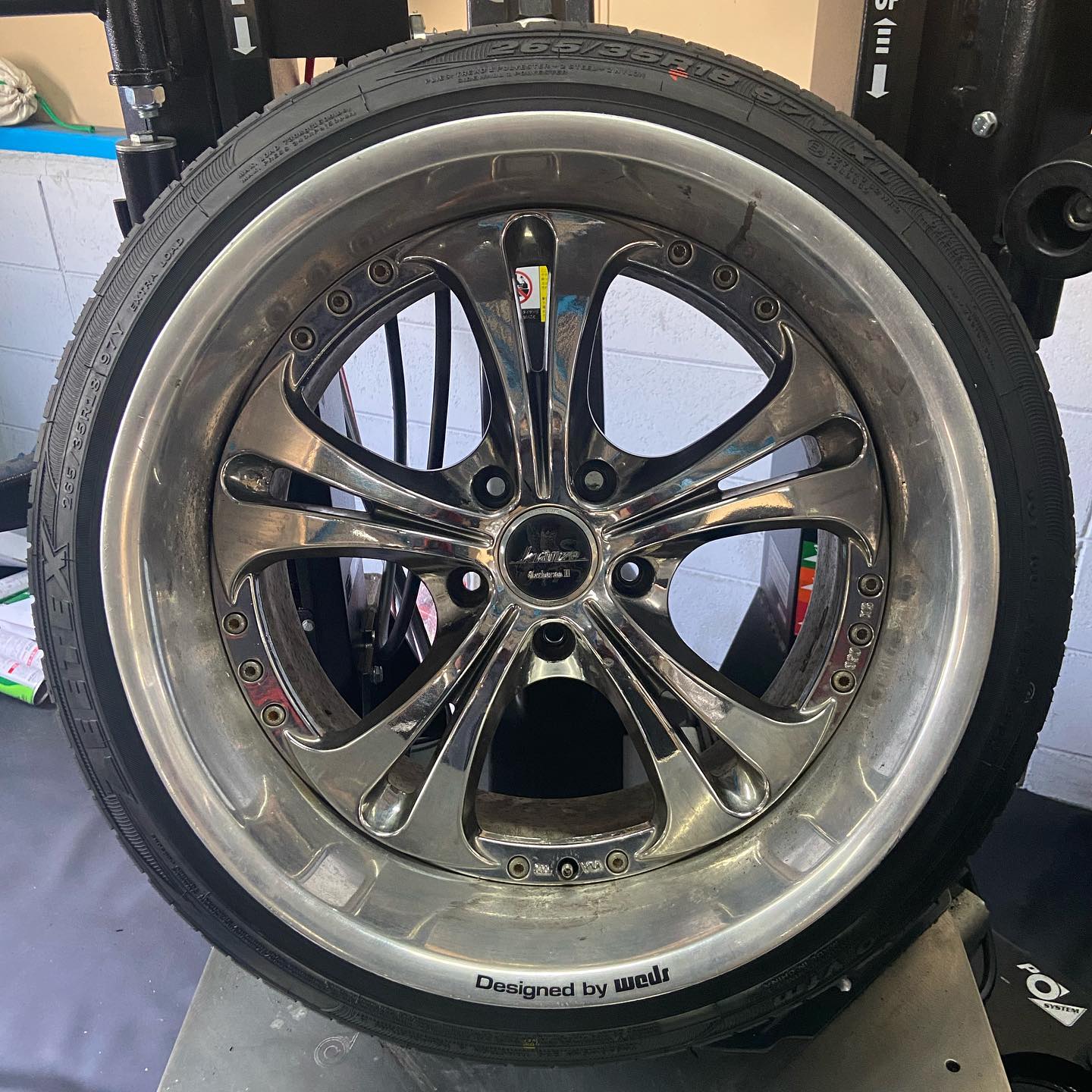 18インチ 12J 265/35R18 ホイール装着例 - CARSERVICE GRAVITY