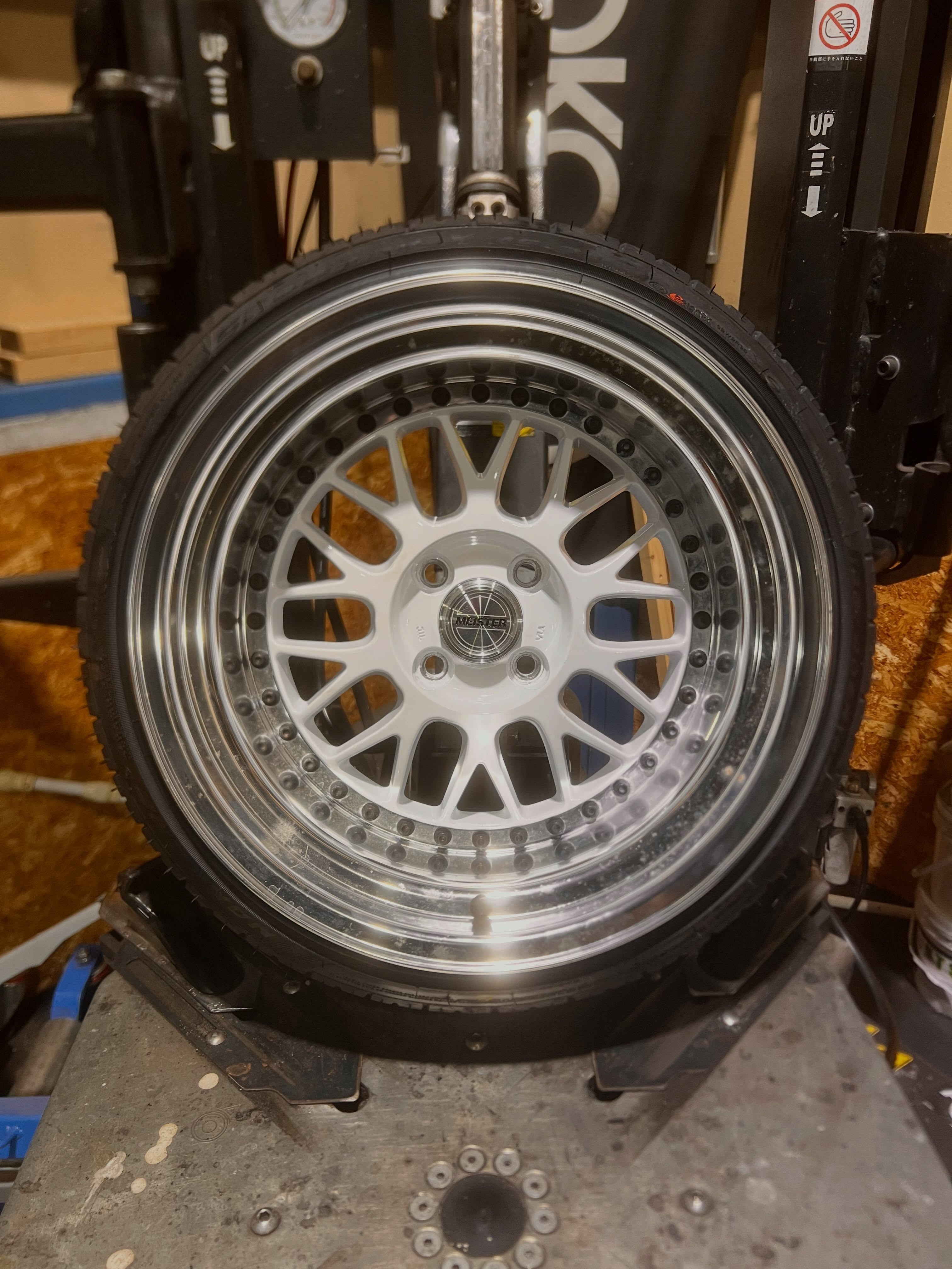 16インチ 9J 195/40R16 ホイール装着例 - CARSERVICE GRAVITY